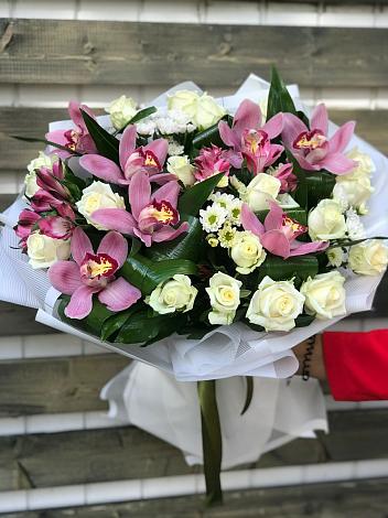 Букет цветов из: Розы и Хризантемы в Масловой Пристани