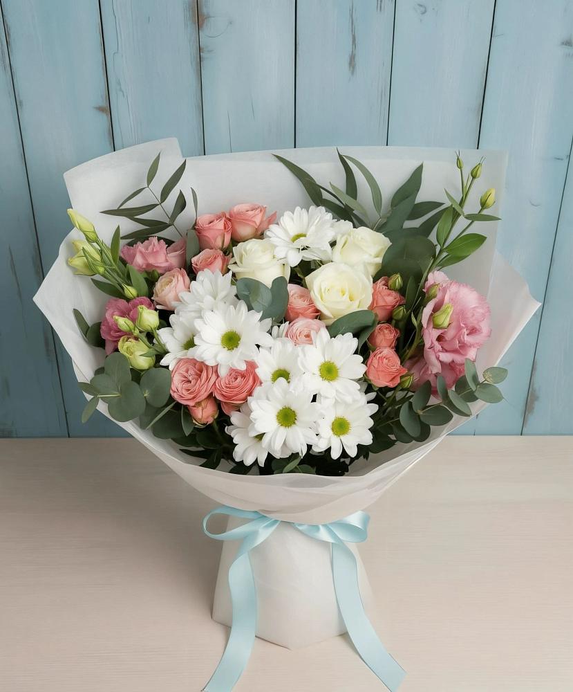 Букет цветов из: Розы, Лизиантусы и Хризантемы в Масловой Пристани