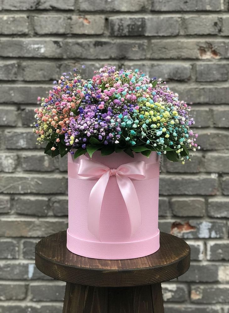 Цветочная композиция из Гипсофила и Розы в шляпной коробке в Масловой Пристани