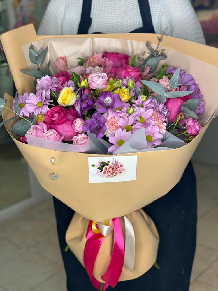 Букет цветов из: Хризантемы, Гвоздики и Альстромерии в Масловой Пристани