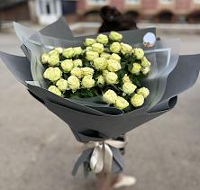 Букет Белые кустовые розы Солинеро в Масловой Пристани