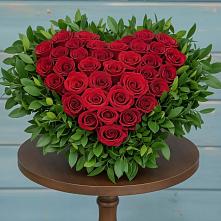 Цветочная композиция из Розы в виде сердца в Масловой Пристани