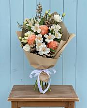 Букет цветов из:  Альстромерии, Лизиантусы, Розы и Хризантемы #REPLACE_PRED# Масловой Пристани