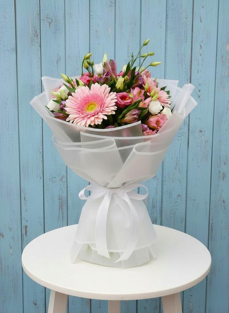 Букет цветов из: Герберы, Альстромерии и Лизиантусы в Масловой Пристани