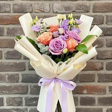 Букет цветов из:  Лизиантусы и Розы в Масловой Пристани