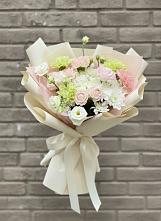 Букет цветов из:  Гвоздики, Розы, Лизиантусы и Хризантемы #REPLACE_PRED# Масловой Пристани