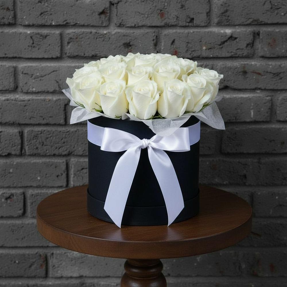 Цветочная композиция из Розы в шляпной коробке в Масловой Пристани