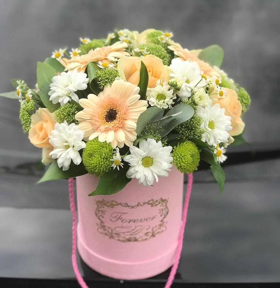 Цветочная композиция из Розы, Герберы и Хризантемы в шляпной коробке в Масловой Пристани