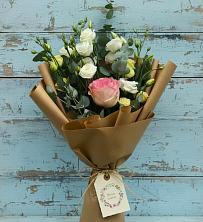 Букет цветов из:  Розы и Лизиантусы в Масловой Пристани