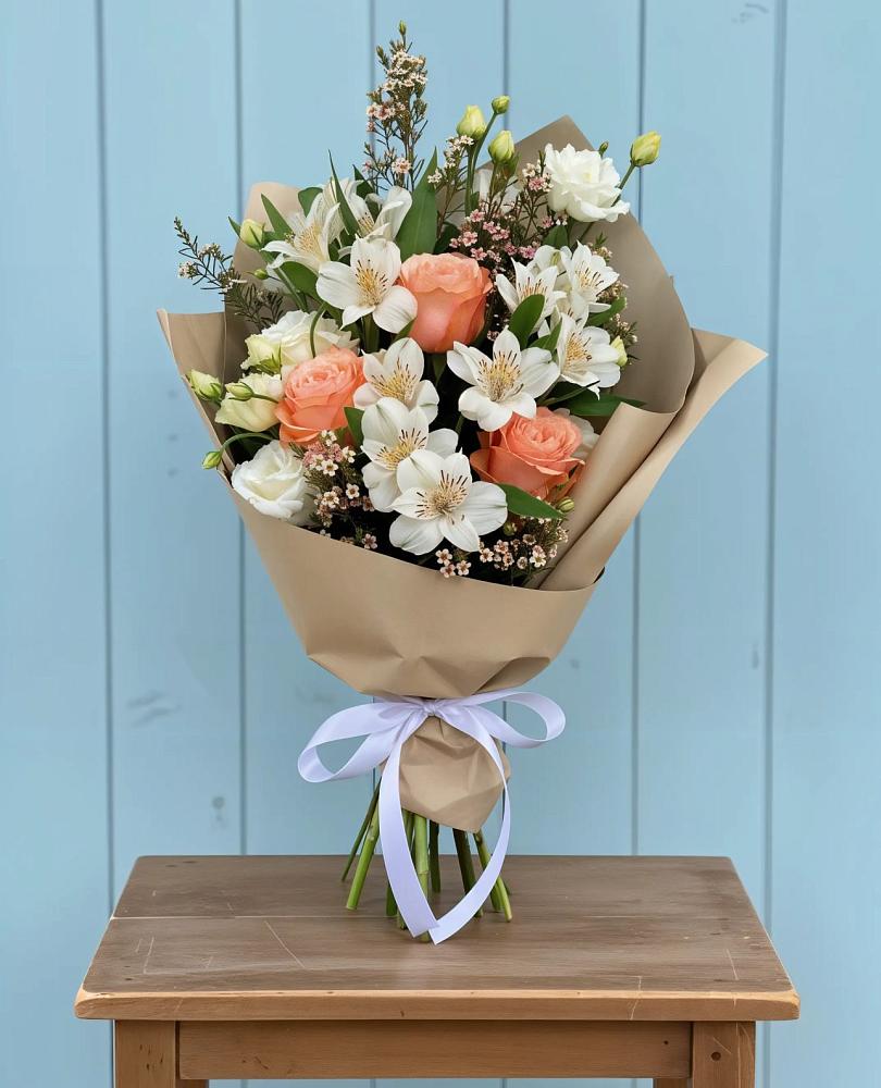 Букет цветов из: Альстромерии, Лизиантусы, Розы и Хризантемы в Масловой Пристани