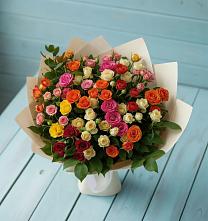 Букет Микс из разноцветных кустовых роз в Масловой Пристани