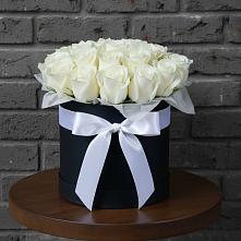 Цветочная композиция из Розы в шляпной коробке в Масловой Пристани